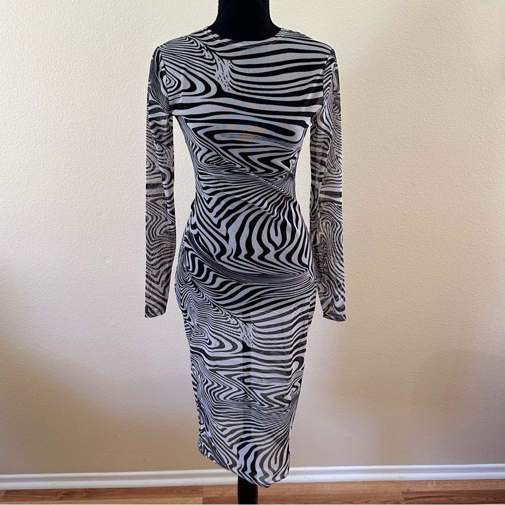 Women’s Sheer Long Sleeve Bodycon Zebra Print Dress Black & White Size S NWOT - Picture 11 of 11
